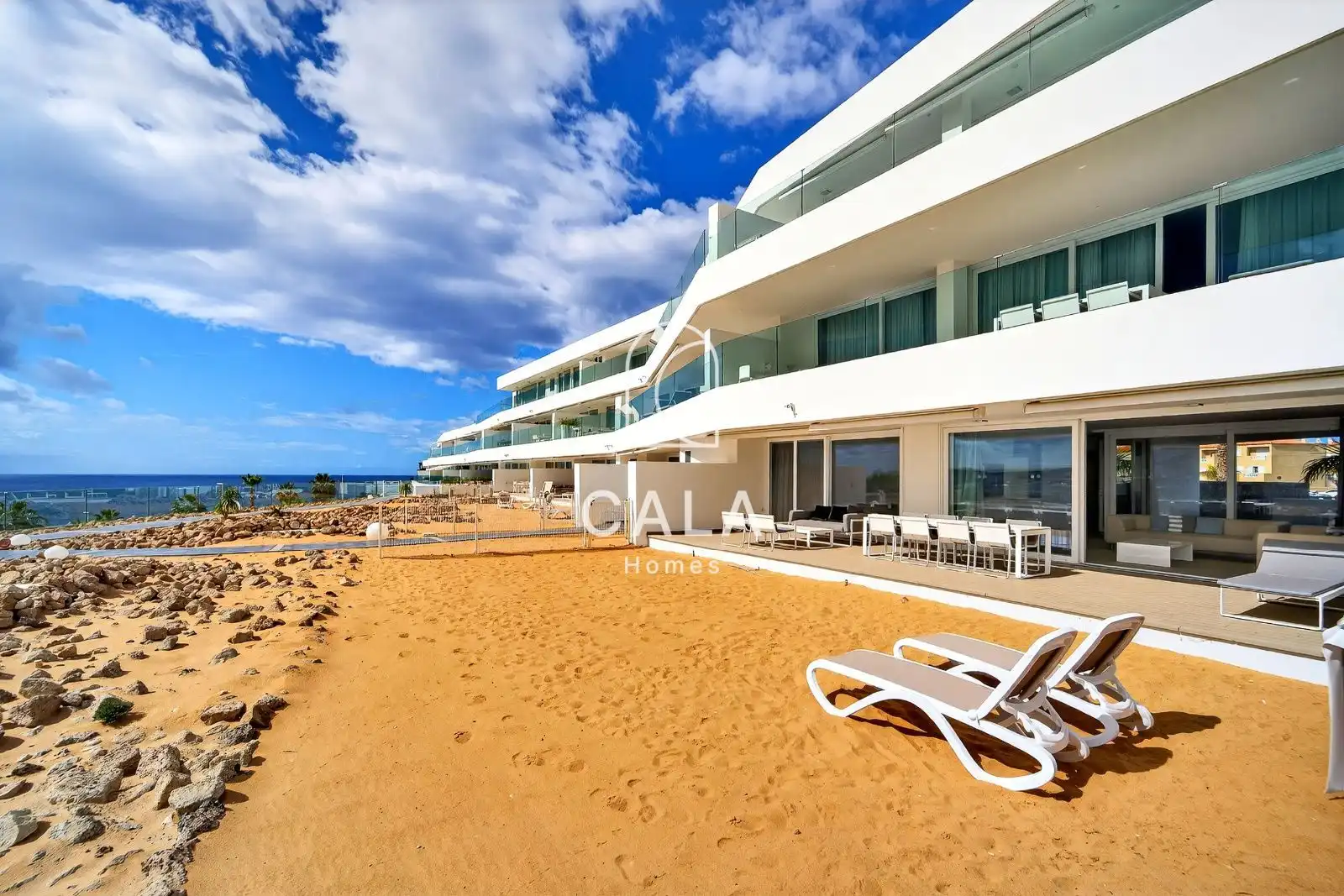 Vista exterior de Apartament en venda en Adeje amb Aire condicionat, Calefacció i Terrassa