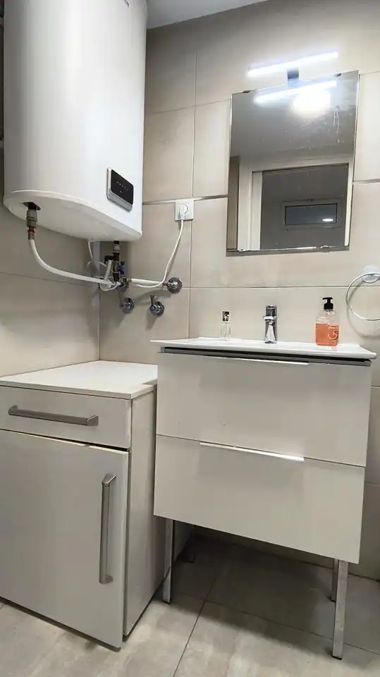 Bathroom of Ground floor for sale in Madrid  with Air Conditioner