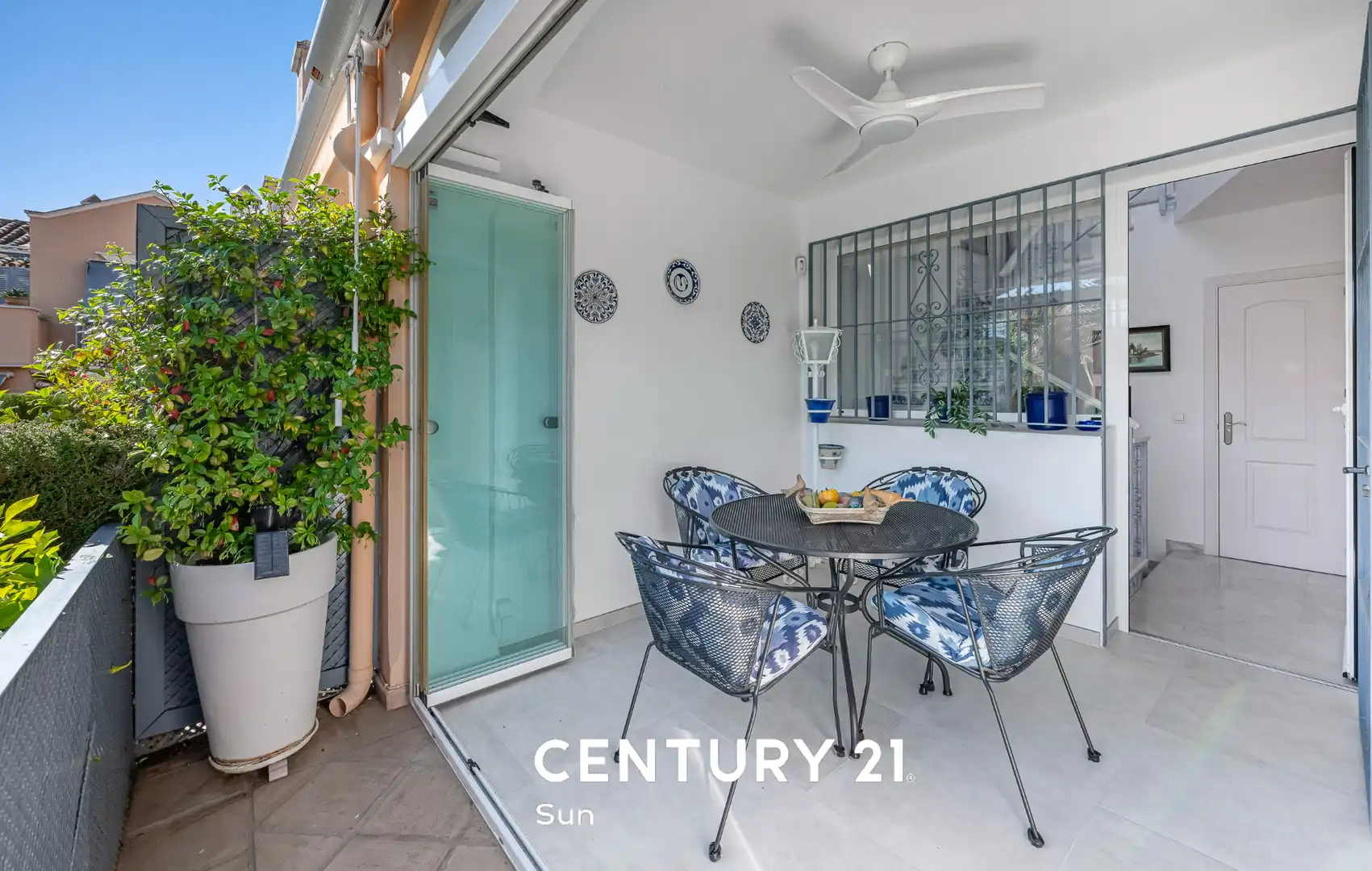 Terraza de Casa adosada en venta en Marbella con Aire acondicionado, Calefacción y Jardín privado