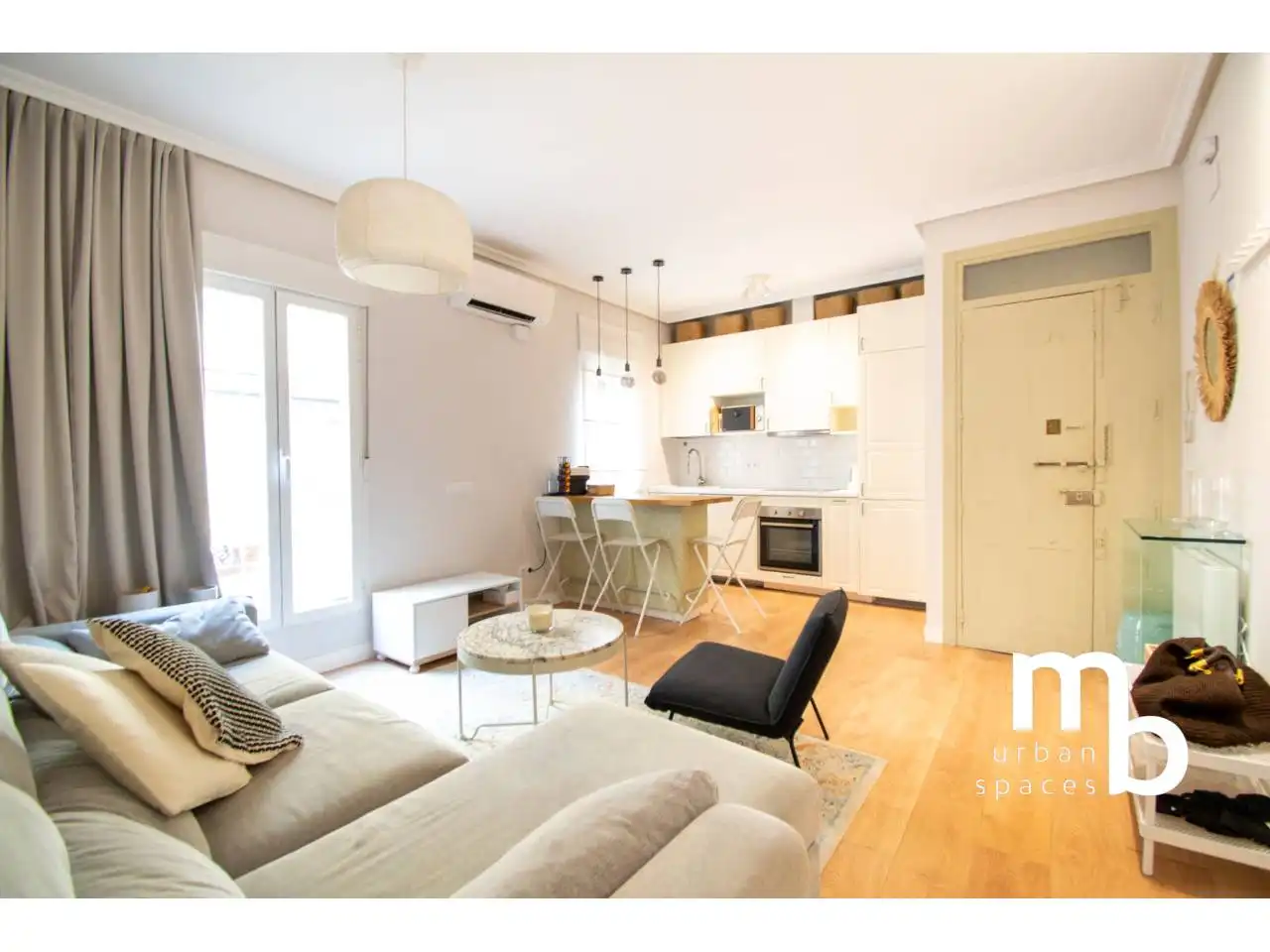 Flat for sale in Calle Modesto Lafuente