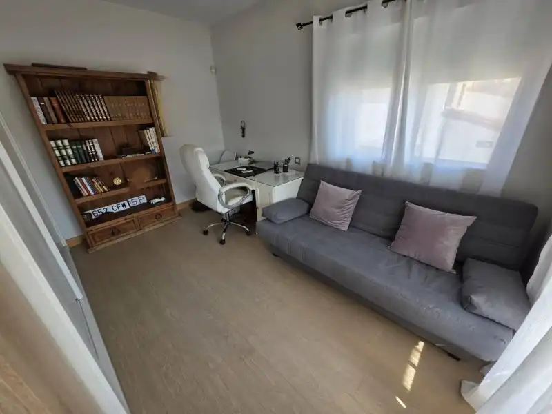 Sala d'estar de Casa o xalet en venda en Malpartida de Plasencia amb Aire condicionat, Calefacció i Jardí privat