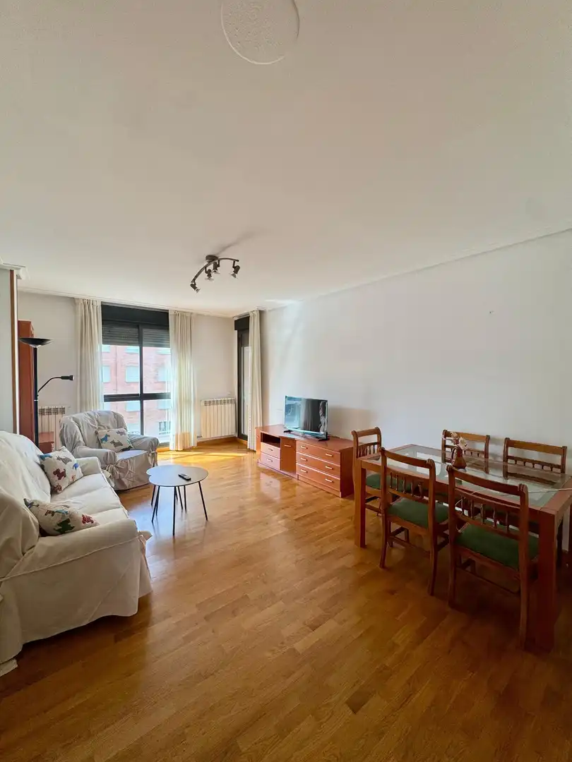 Flat for rent in Baltasar Gracian, Cascajos - Piqueras