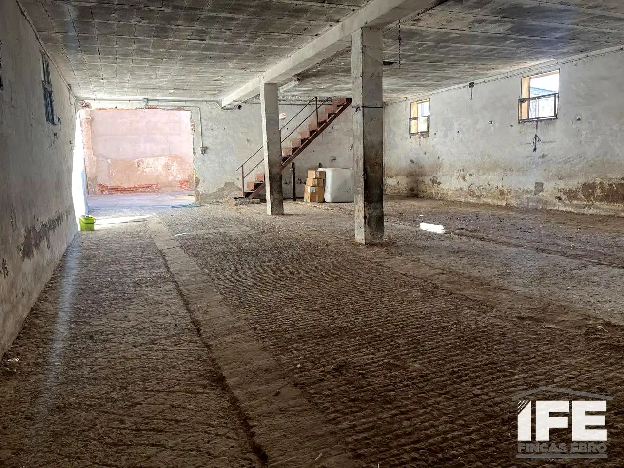 Industrial buildings for sale in Alagón