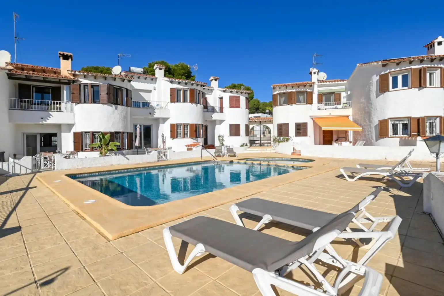 Vista exterior de Finca rústica de alquiler en Moraira con Aire acondicionado, Calefacción y Terraza