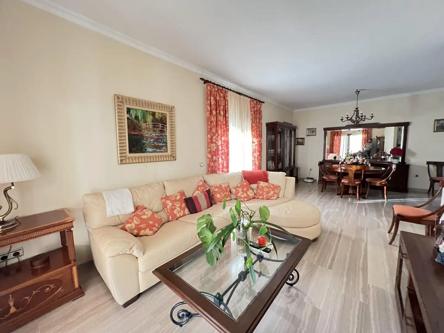 Sala d'estar de Casa o xalet en venda en Antequera amb Aire condicionat, Calefacció i Jardí privat