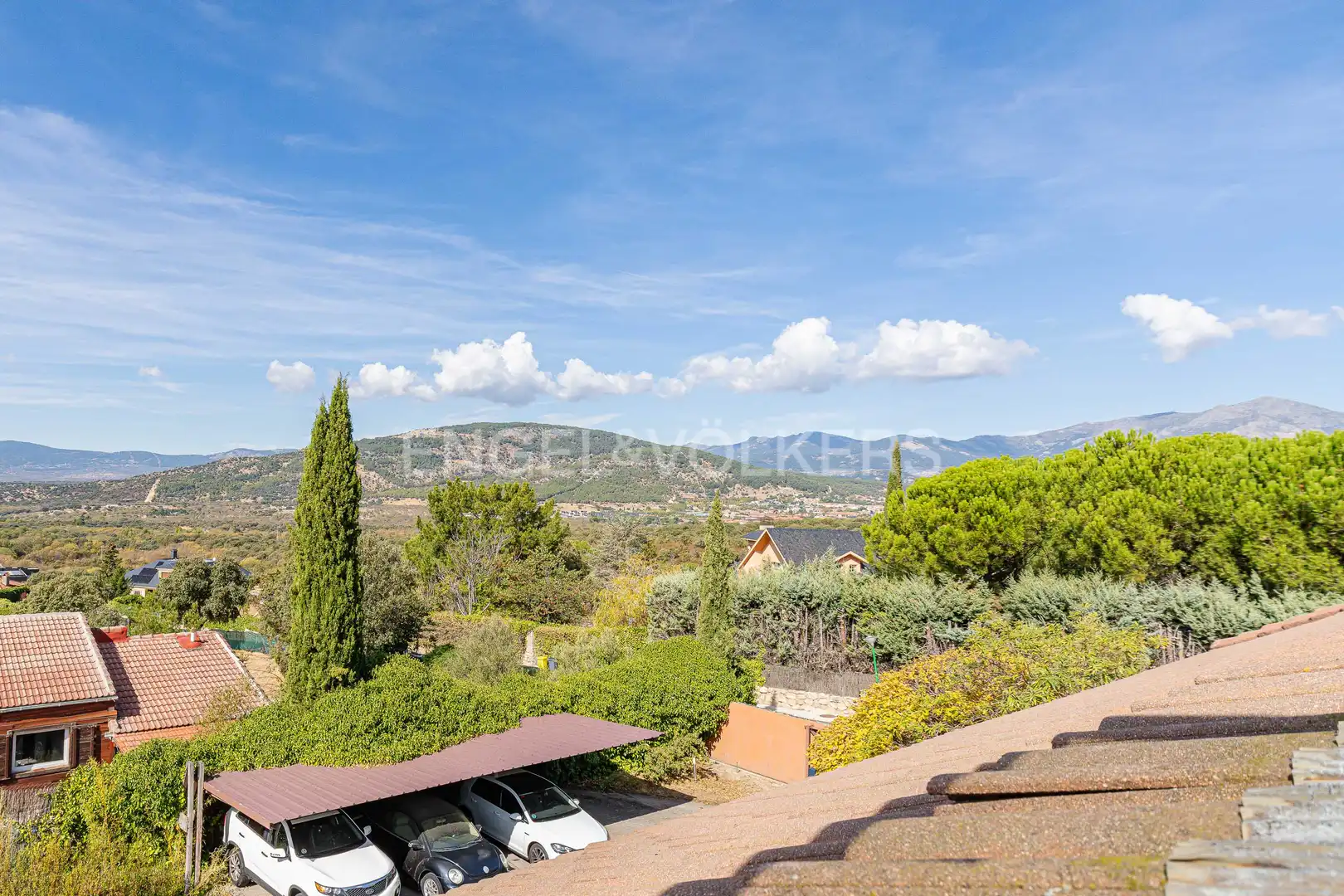 Vista exterior de Casa o xalet en venda en Collado Villalba amb Aire condicionat, Calefacció i Jardí privat