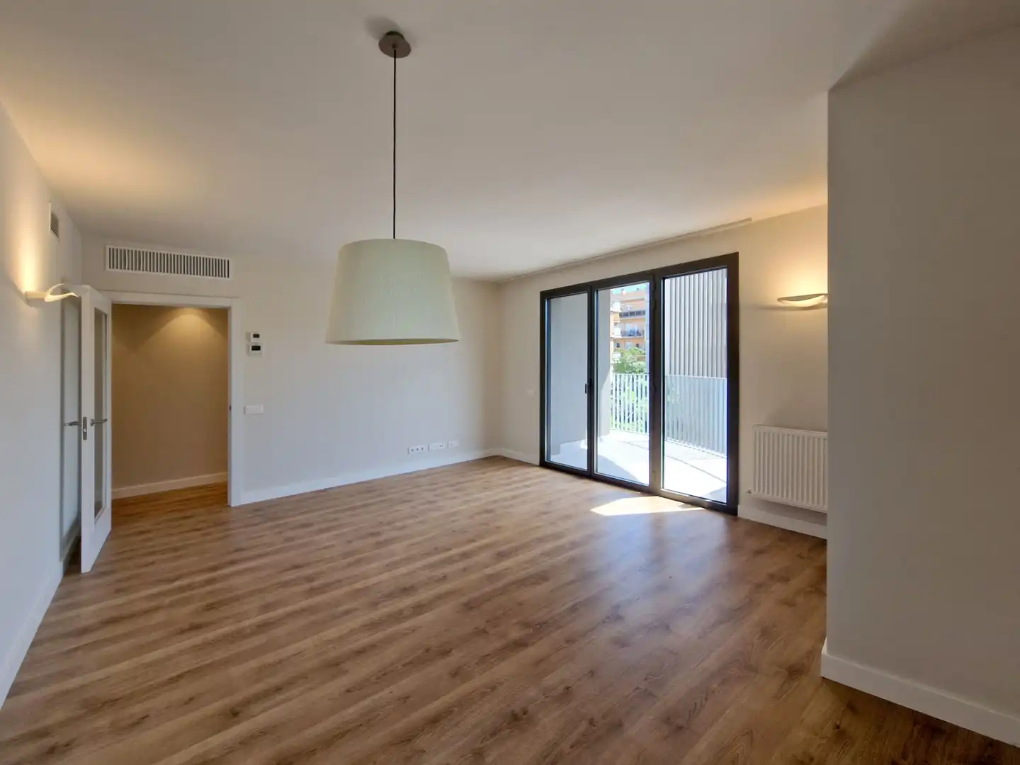 Sala de estar de Piso de alquiler en Girona con Aire acondicionado, Calefacción y Trastero