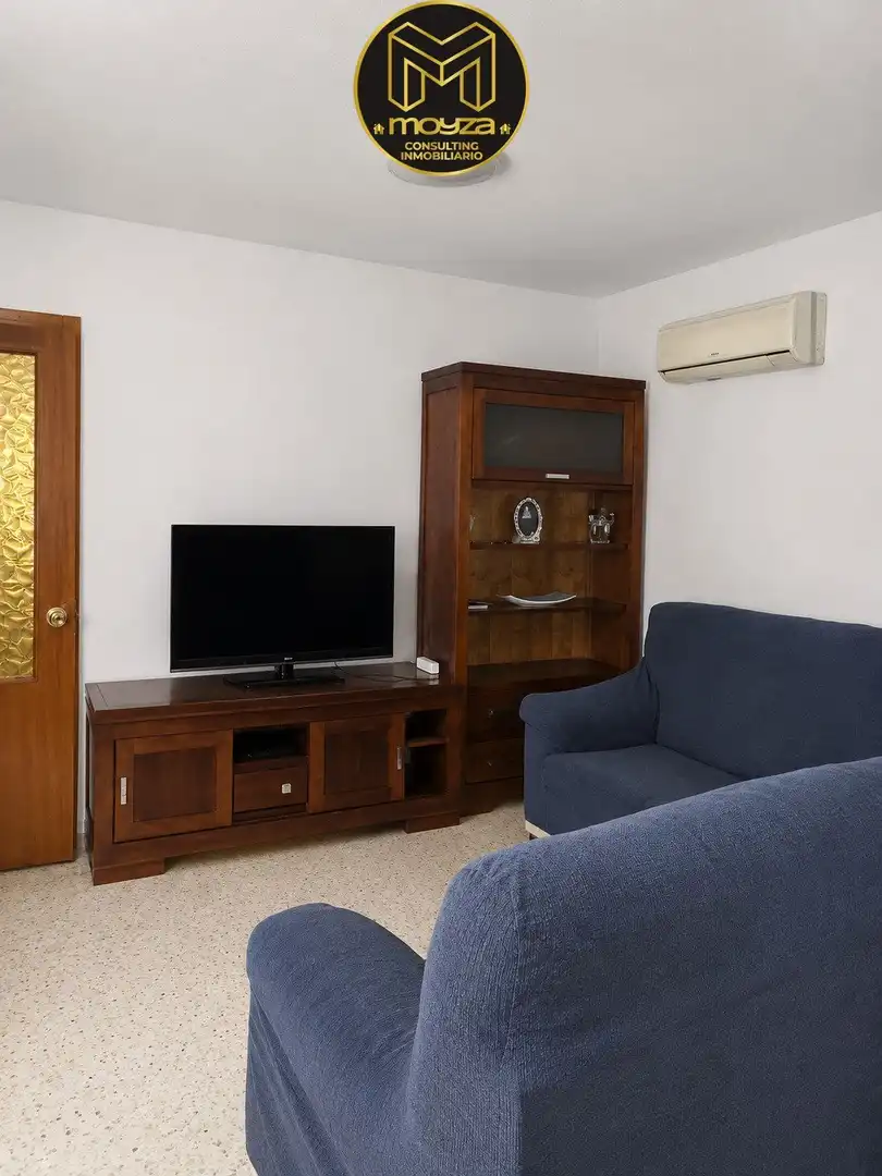 Flat with terrace for sale in Belén - San Roque