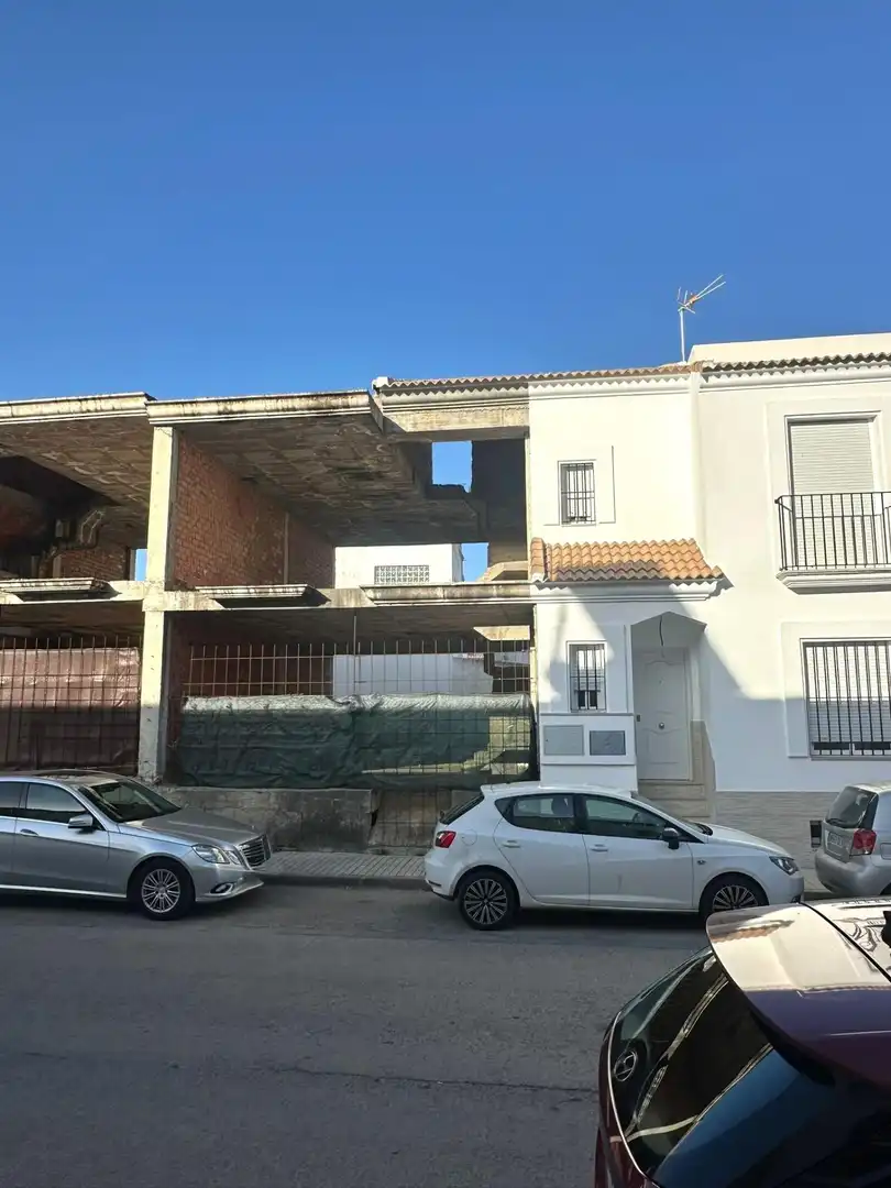 Vista exterior de Residencial en venta en Guillena