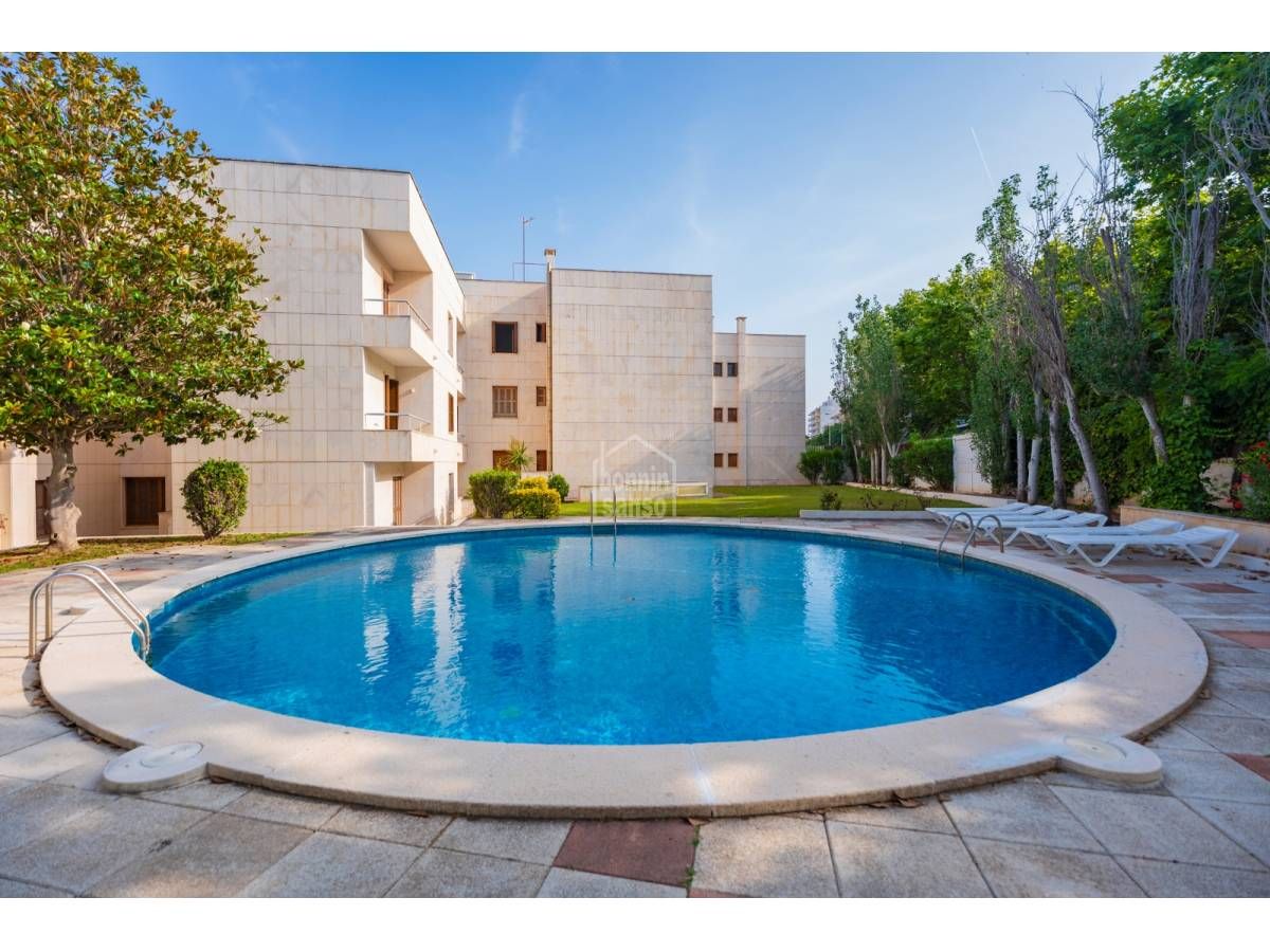 Piscina de Apartament en venda en Maó amb Calefacció, Jardí privat i Terrassa