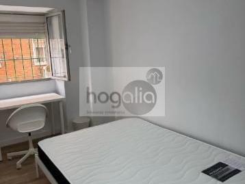 Foto 5 de Piso de alquiler en Sector Sur  - La Palmera - Reina Mercedes, Sevilla