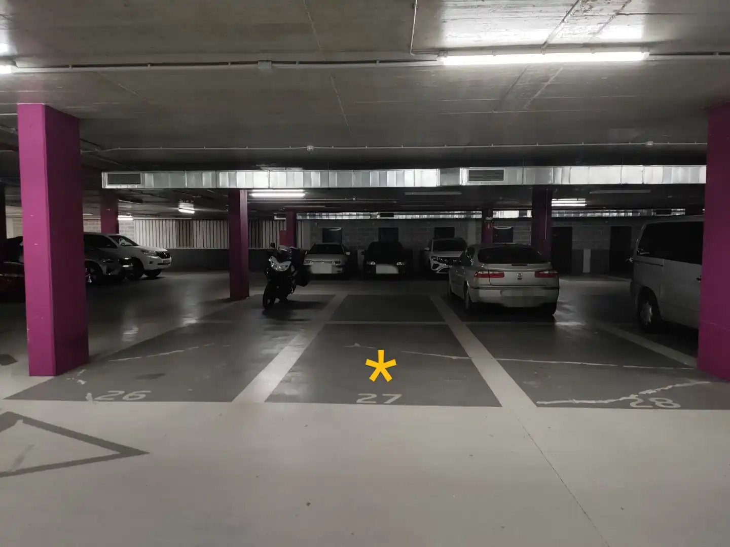 Parking of Garage for rent in Iturrama