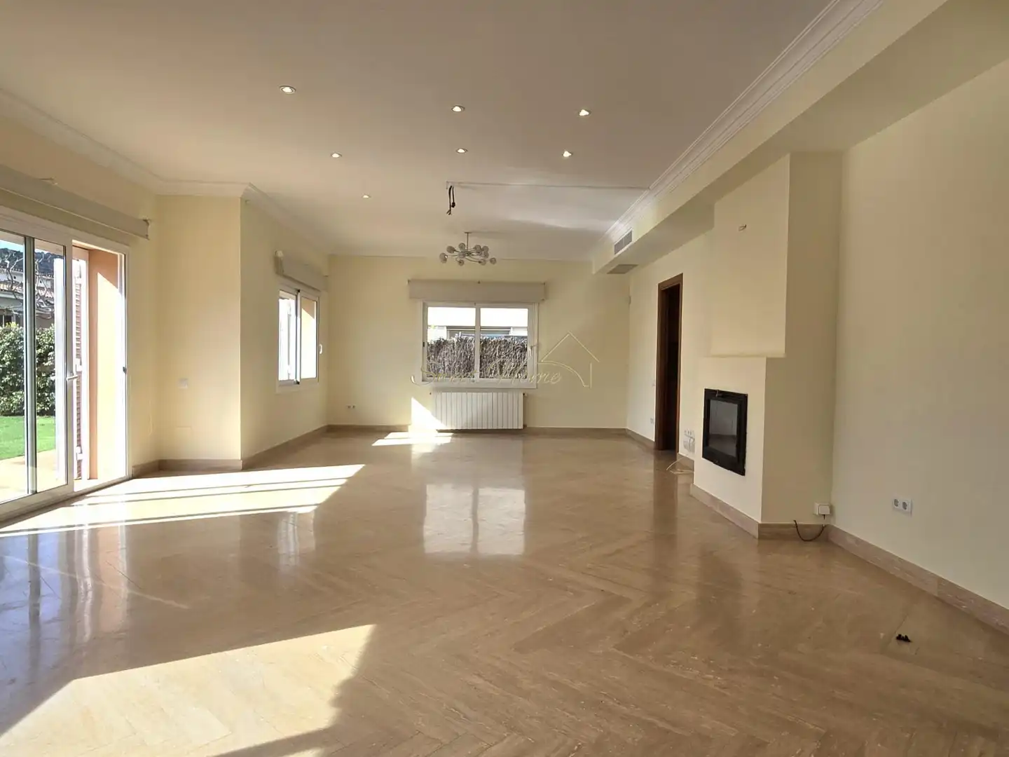 Sala d'estar de Casa o xalet en venda en Vilassar de Dalt amb Aire condicionat, Calefacció i Jardí privat
