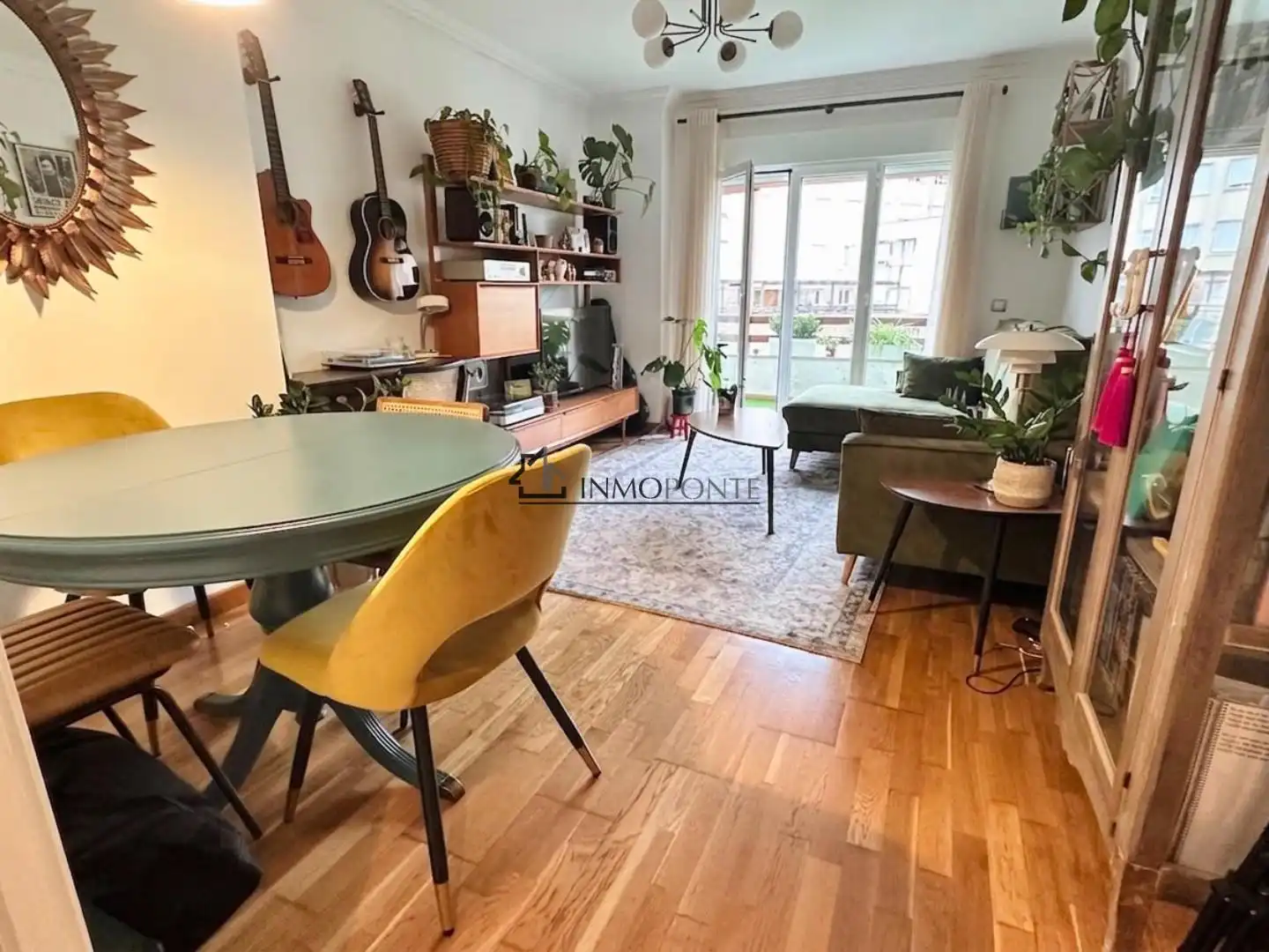 Sala de estar de Piso en venta en Poio con Calefacción, Terraza y Trastero