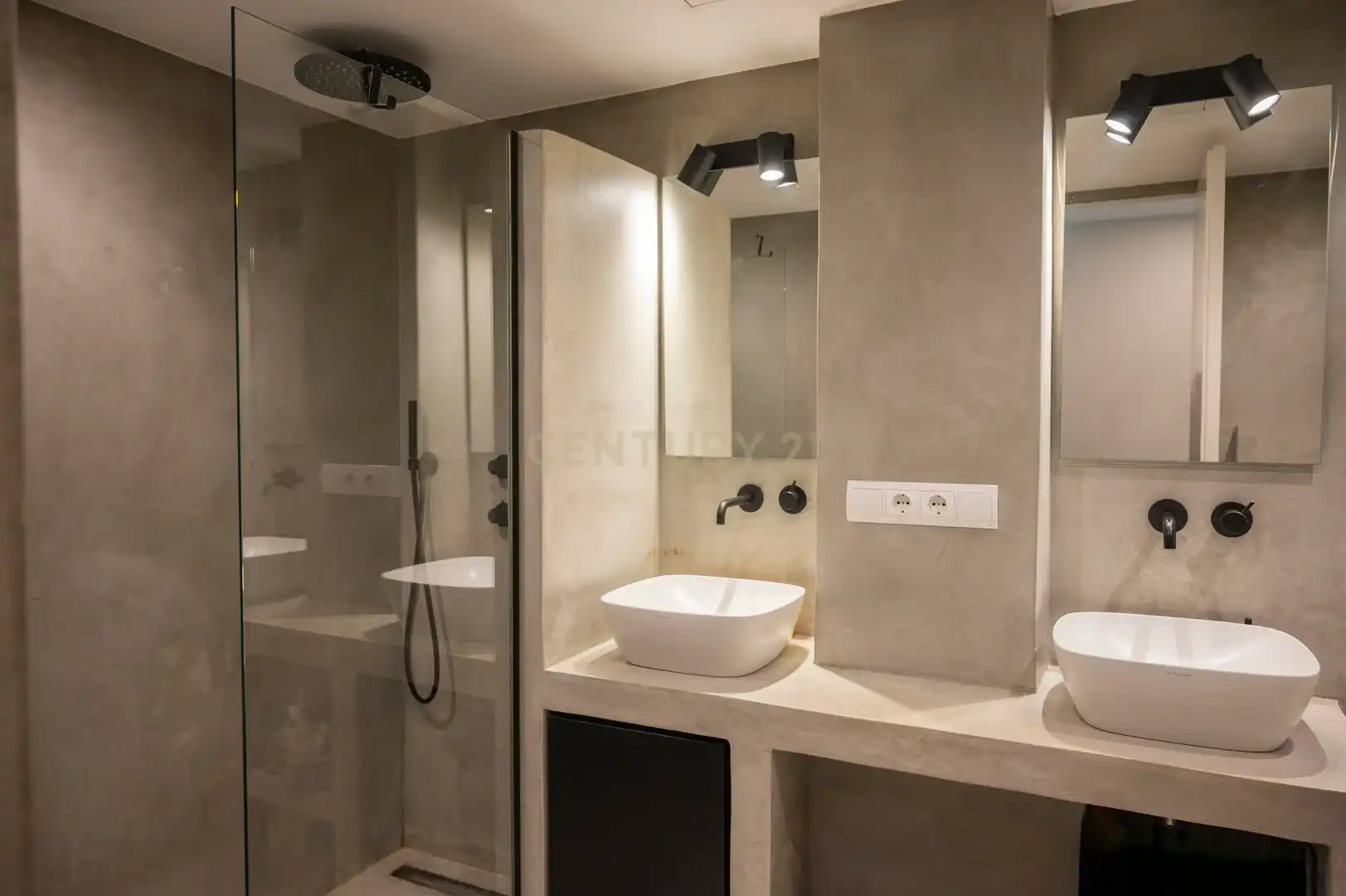 Baño de Apartamento de alquiler en Santa Eulària des Riu con Aire acondicionado, Jardín privado y Piscina comunitaria