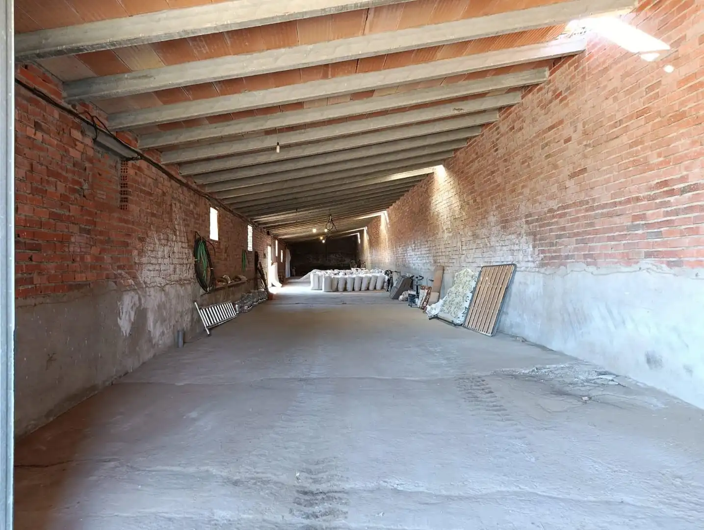 Industrial buildings for sale in Viloria