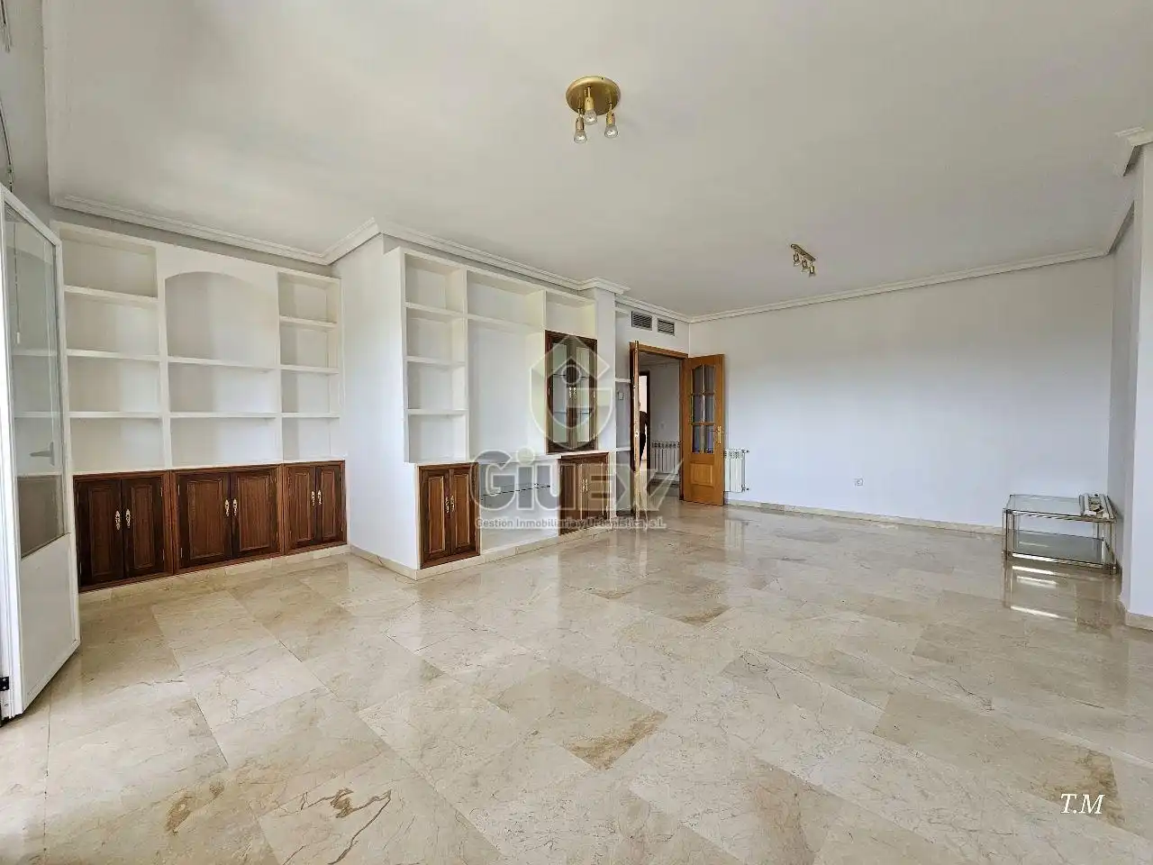 Sala d'estar de Dúplex de lloguer en Cáceres amb Aire condicionat, Calefacció i Terrassa