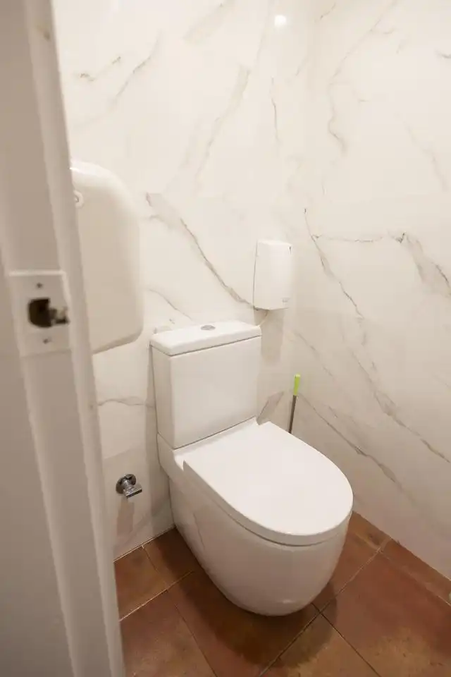 Badezimmer von Geschaftsraum zur Miete in Zaragoza mit Klimaanlage