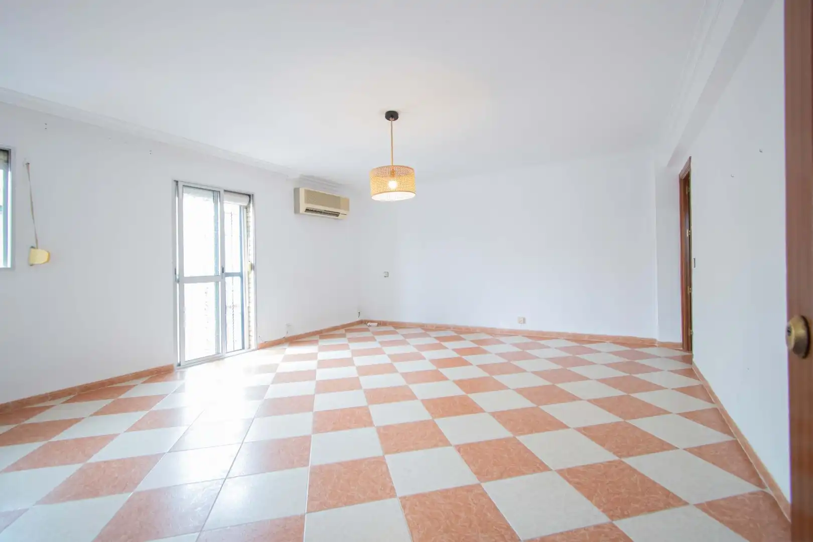 Comedor de Casa adosada en venta en Sevilla con Aire acondicionado y Balcón