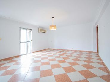 Casa a schiera con balcone in vendita a Este - Alcosa- Torreblanca