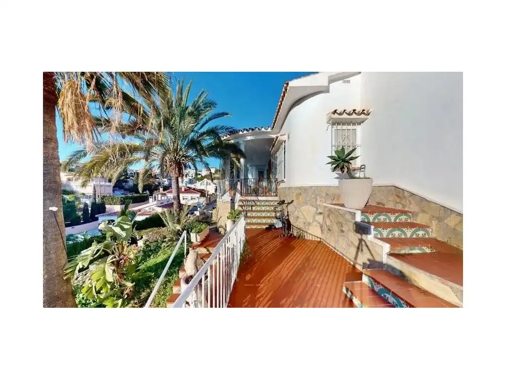 Vista exterior de Casa o chalet en venta en Vélez-Málaga