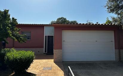 Vista exterior de Casa o xalet en venda en Bescanó