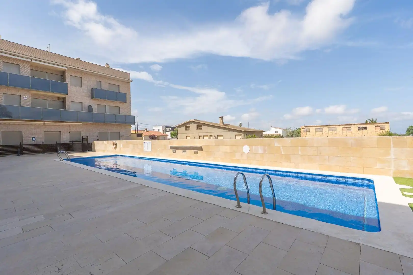 Piscina de Piso en venta en Deltebre con Aire acondicionado y Piscina comunitaria