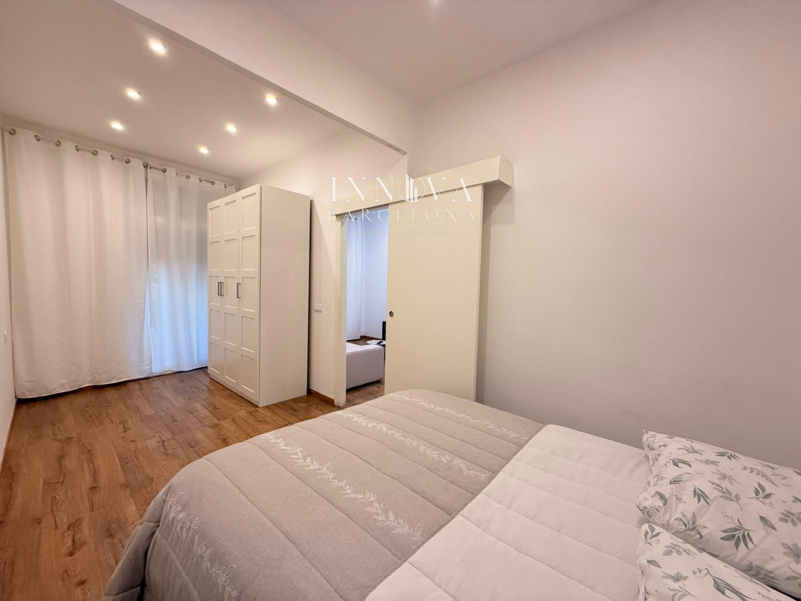 Schlafzimmer von Wohnung zum Verkauf in  Barcelona Capital mit Klimaanlage, Heizung und Terrasse