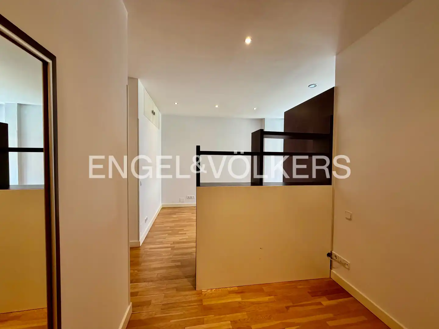Flat for rent in Madrid  with Air Conditioner and Heating