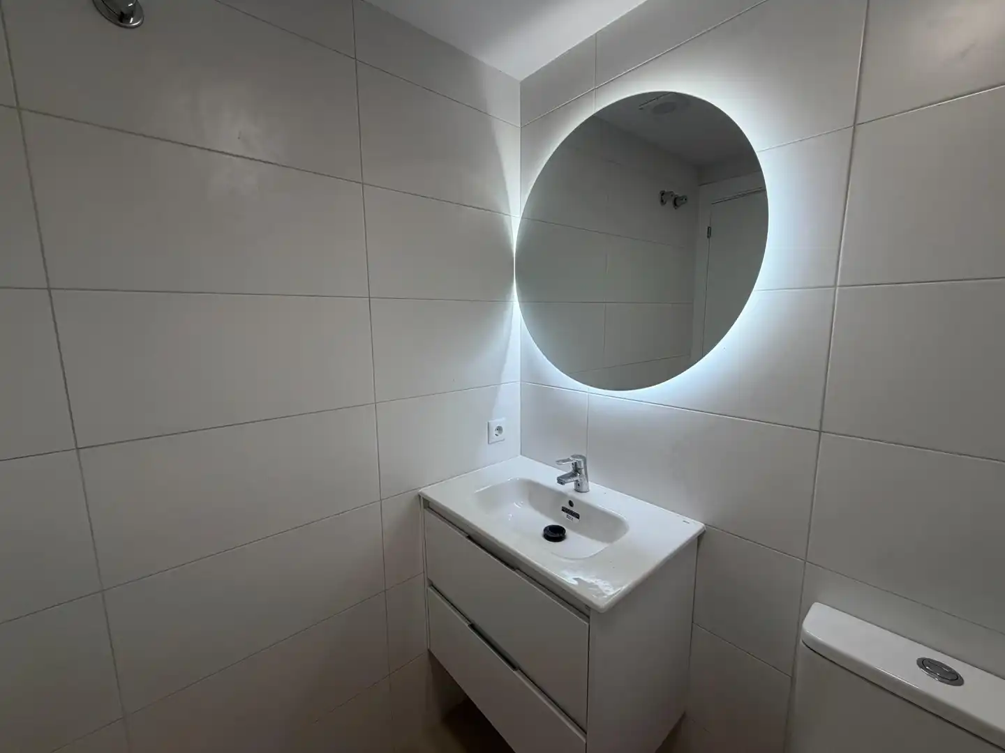 Badezimmer von Wohnung zum Verkauf in Salt