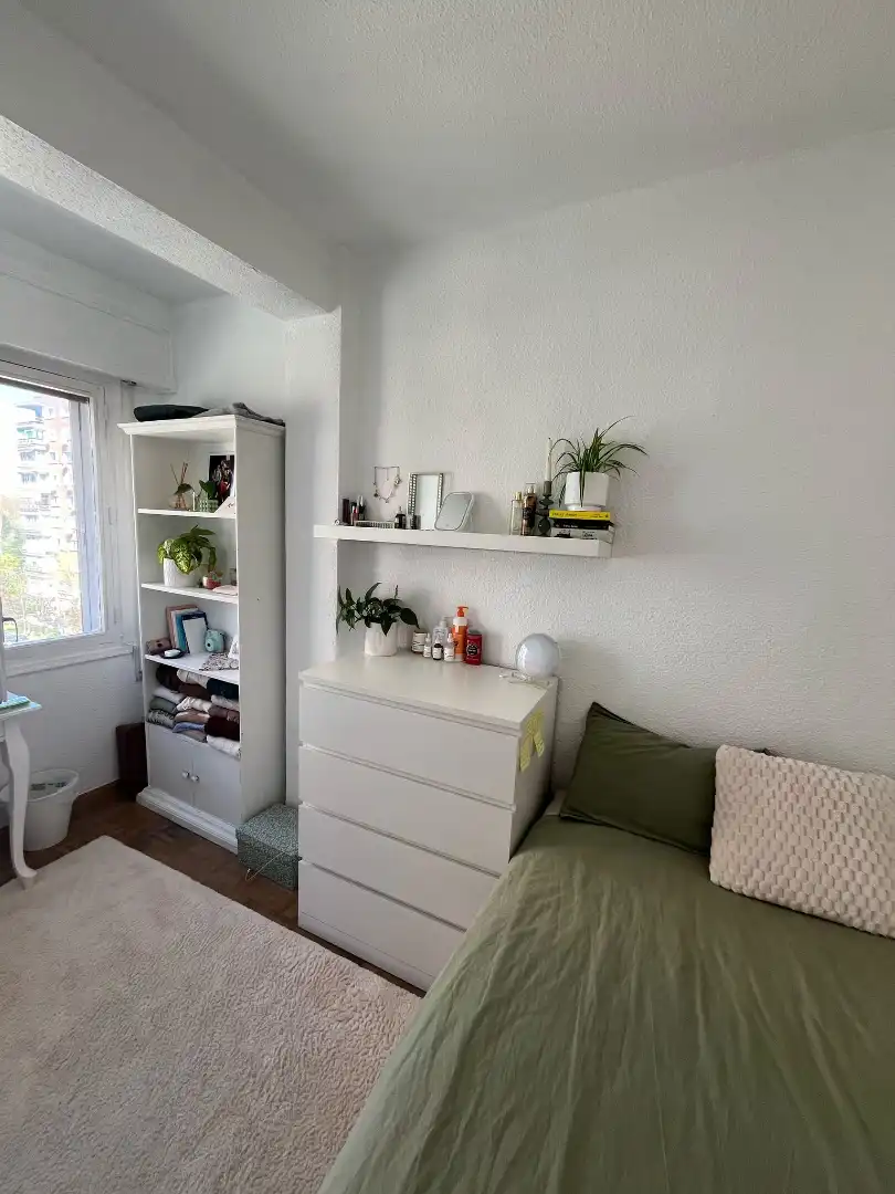 Schlafzimmer von Wohnung zur Miete in Madrid mit Heizung, Parkett und Möbliert