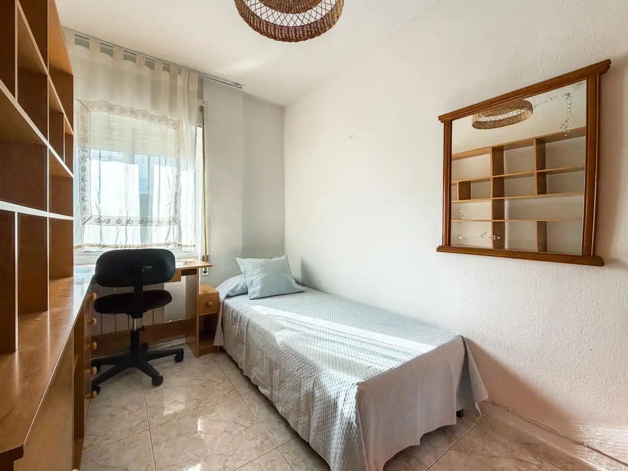 Habitación de Piso en venta en Madrid con Calefacción y Terraza