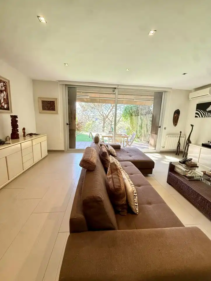Casa con piscina en venta en Urbanitzacions, imagen 5
