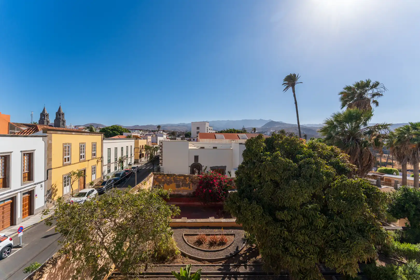 Vista exterior de Casa adosada en venda en Telde amb Aire condicionat i Calefacció
