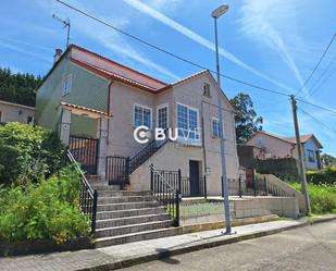Exterior view of House or chalet for sale in Vilagarcía de Arousa  with Air Conditioner, Terrace and Storage room