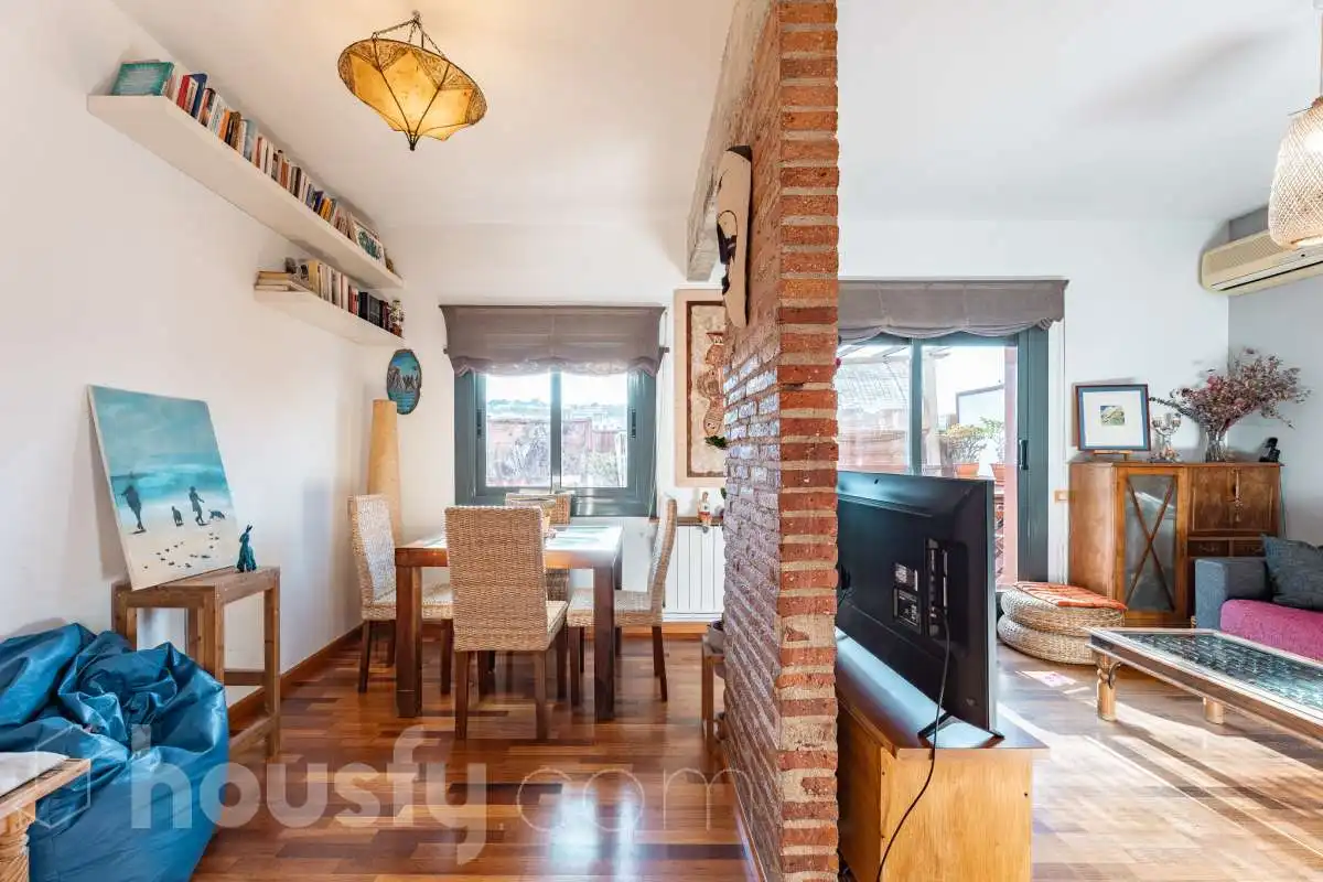 Sala d'estar de Àtic en venda en Barcelona amb Aire condicionat, Calefacció i Parquet