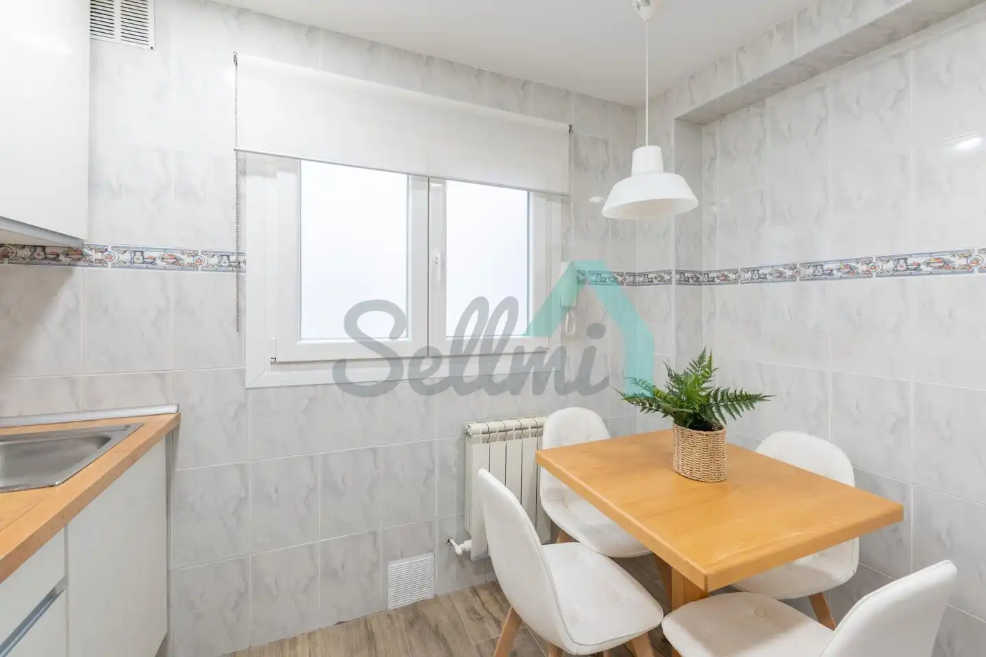 Cocina de Piso en venta en Oviedo  con Calefacción