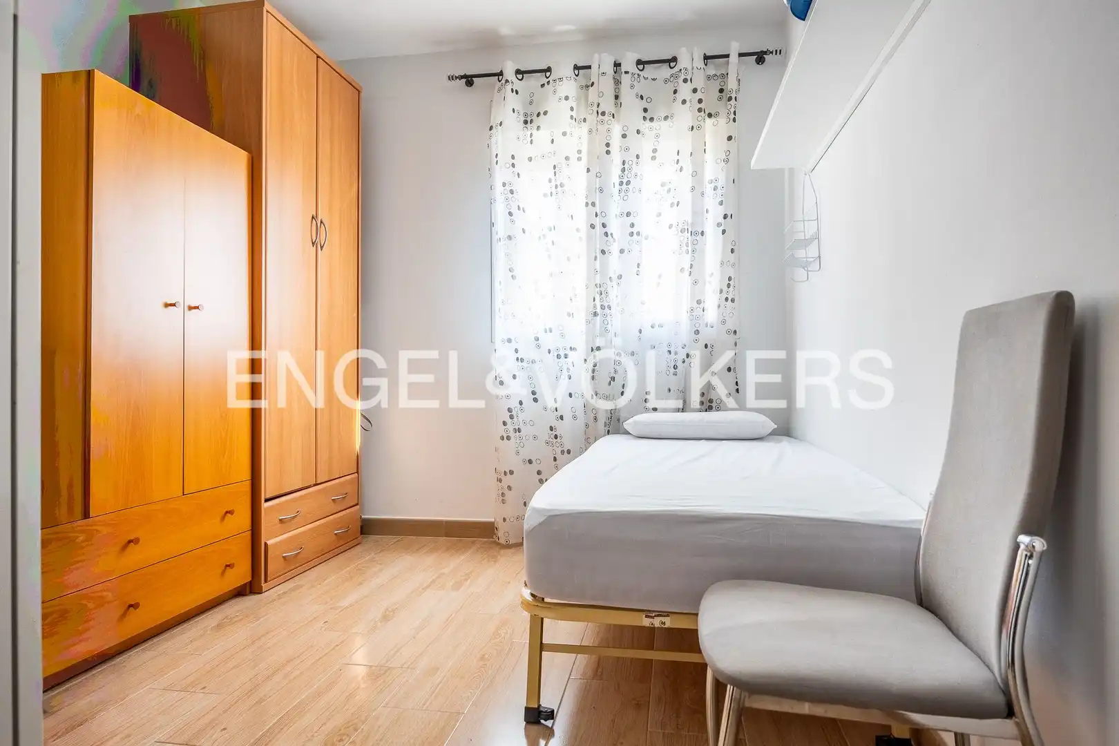 Habitación de Piso en venta en Sevilla con Aire acondicionado, Calefacción y Trastero