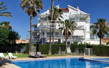 Außenansicht von Wohnungen zum verkauf in Oliva mit Terrasse, Schwimmbad und Balkon