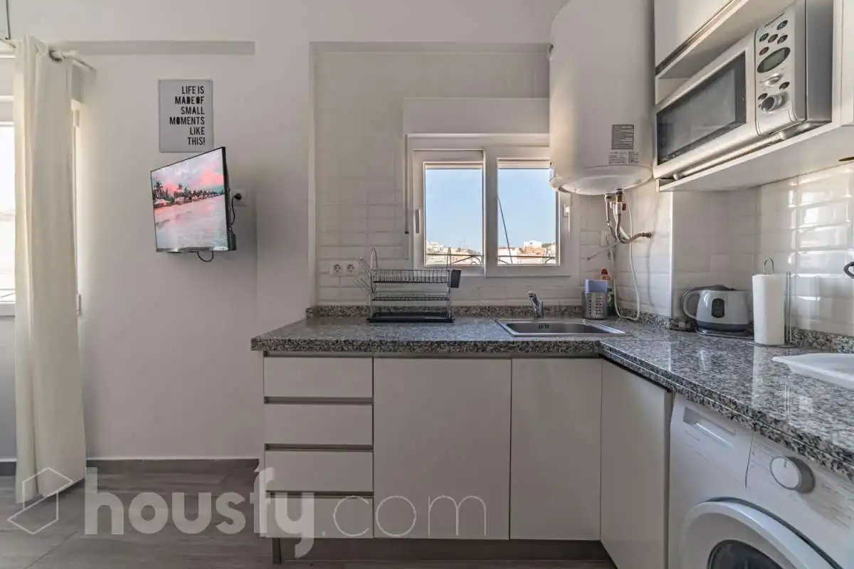 Kitchen of Flat for rent in Málaga  with Air Conditioner, Parquet flooring and Furnished