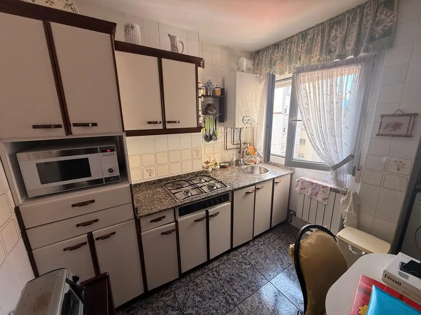 Cocina de Piso en venta en Gijón  con Calefacción