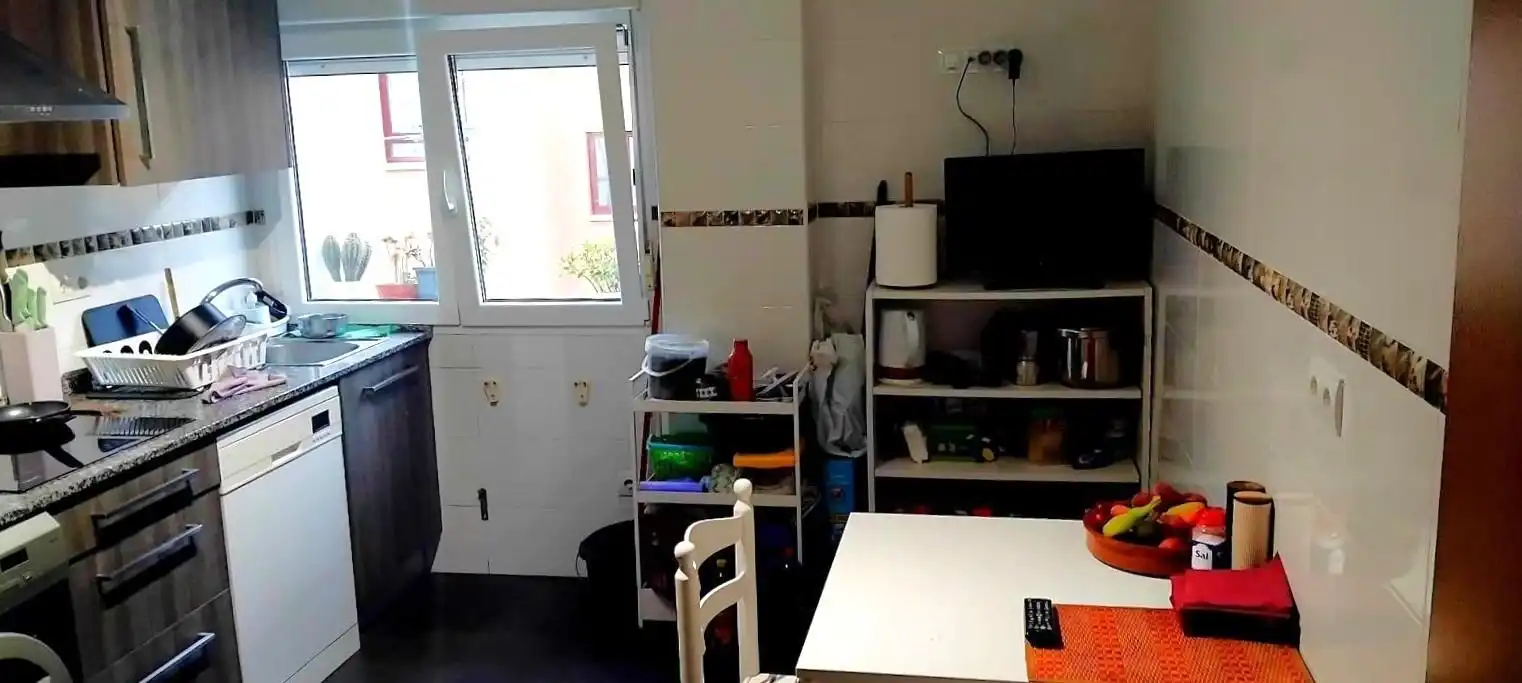 Küche von Wohnung zur Miete in Oviedo  mit Heizung, Abstellraum und Möbliert