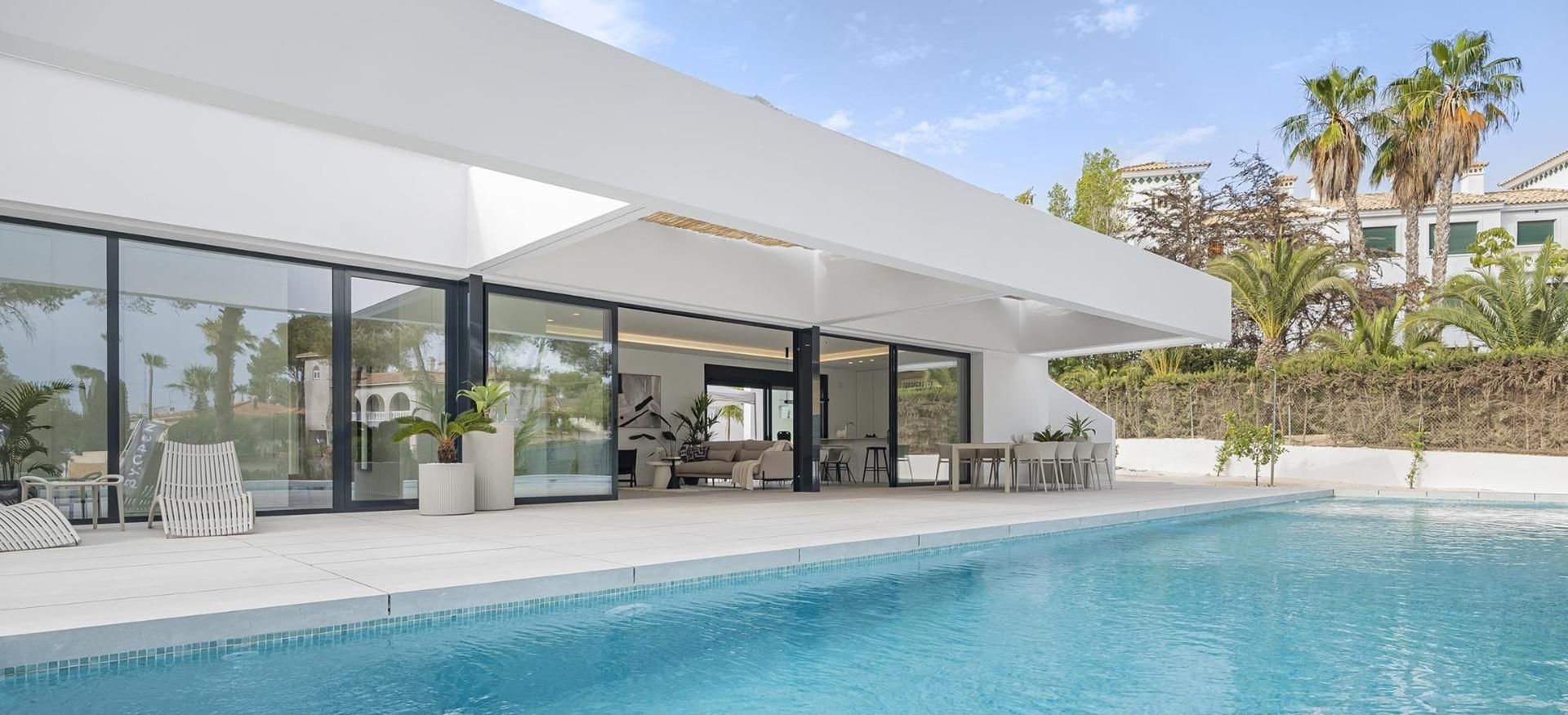 Vista exterior de Casa o chalet en venta en Orihuela con Aire acondicionado y Terraza