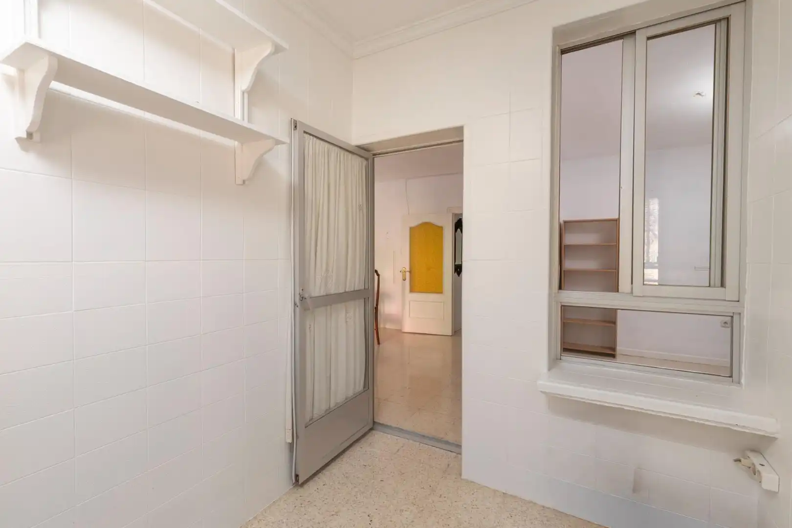 Flat for sale in Granada  with Air Conditioner and Terrace