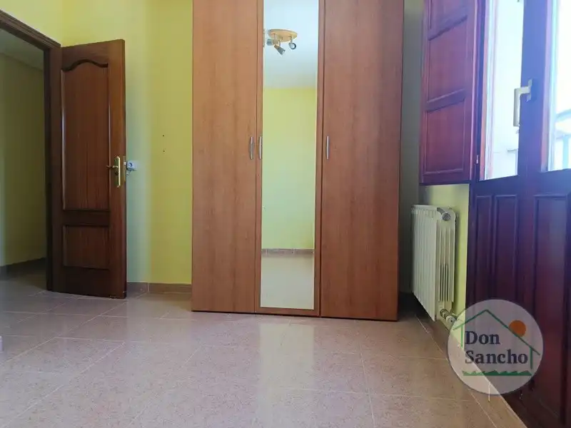 Dormitori de Pis en venda en Cigales amb Calefacció i Traster