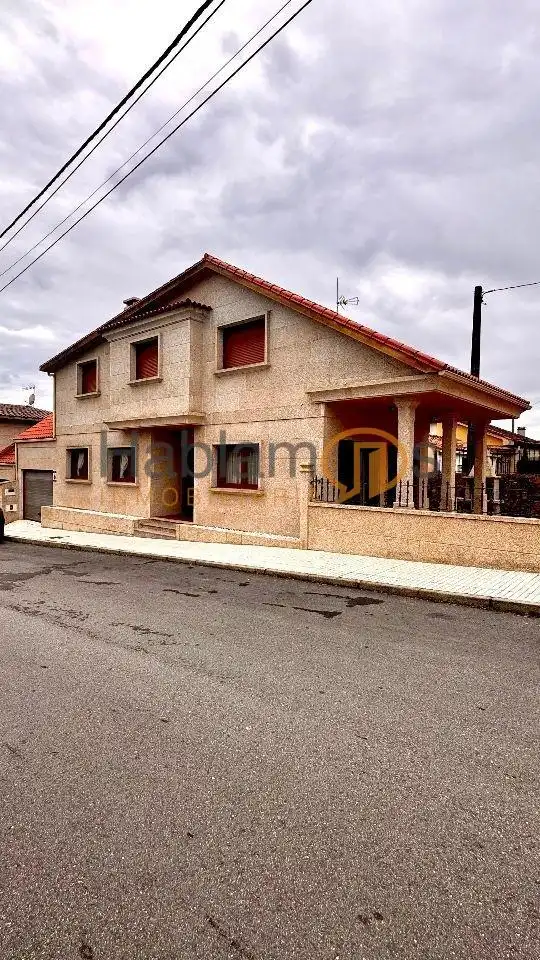 Vista exterior de Casa o chalet en venta en Vilagarcía de Arousa con Calefacción, Jardín privado y Terraza