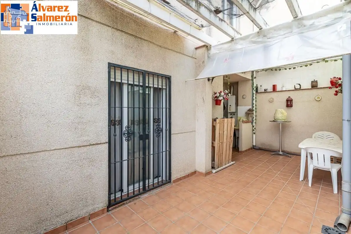 Casa aparellada amb terrassa en venda a Camino del Cementerio, imagen 8