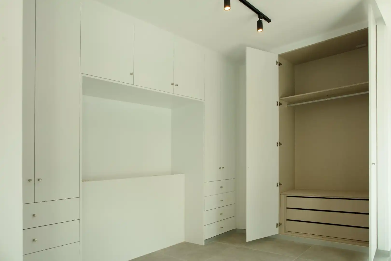 Habitación de Casa adosada de alquiler en Rocafort con Aire acondicionado, Calefacción y Jardín privado