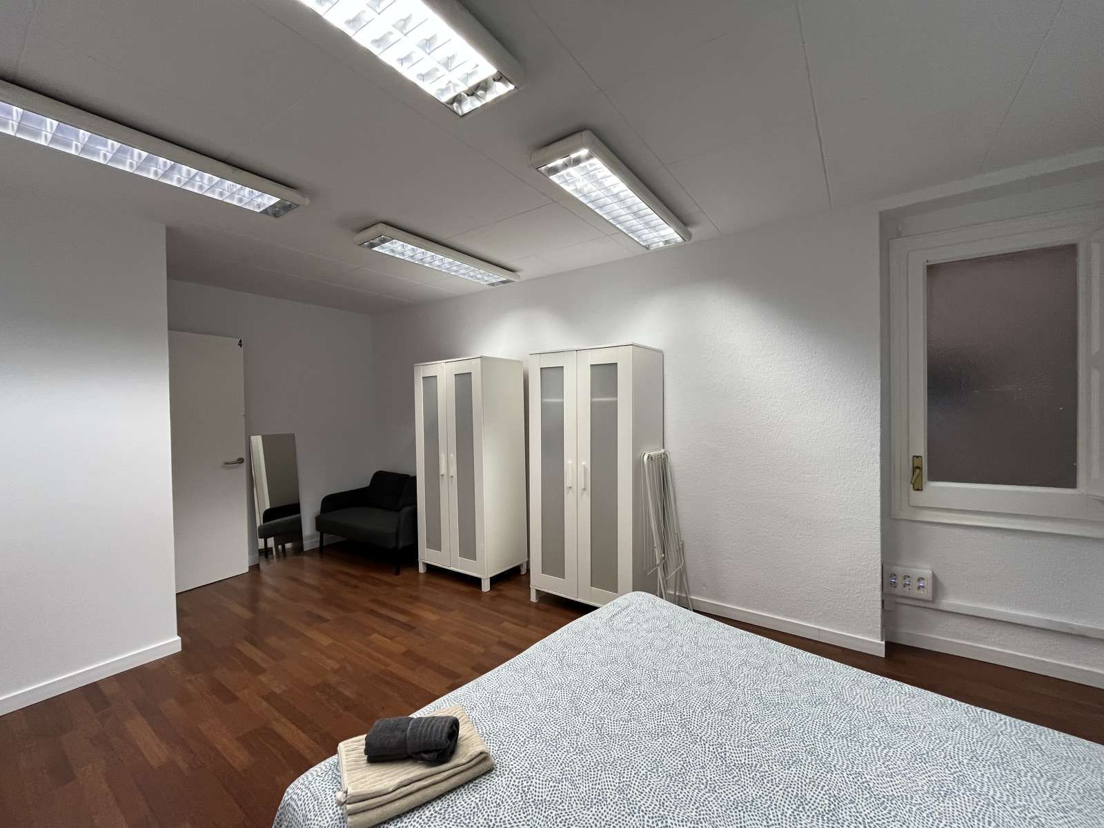 Flat to share in  Barcelona Capital  with Air Conditioner, Heating and Terrace