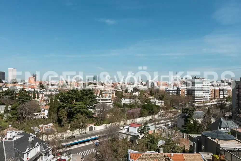 Außenansicht von Wohnung zur Miete in Madrid mit Klimaanlage und Heizung